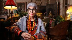Iris Apfel, Eye-Catcher With a Kaleidoscopic Wardrobe, Dies at 102