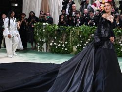 Zendaya Makes Two Arrivals to the Met Gala Red Carpet